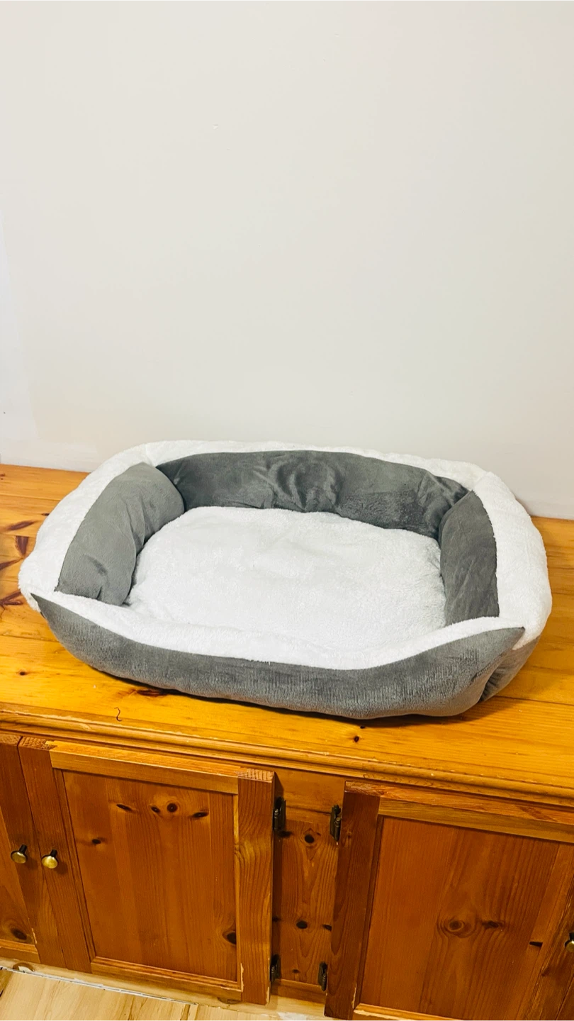 Pet Bed - White Grey - Like New