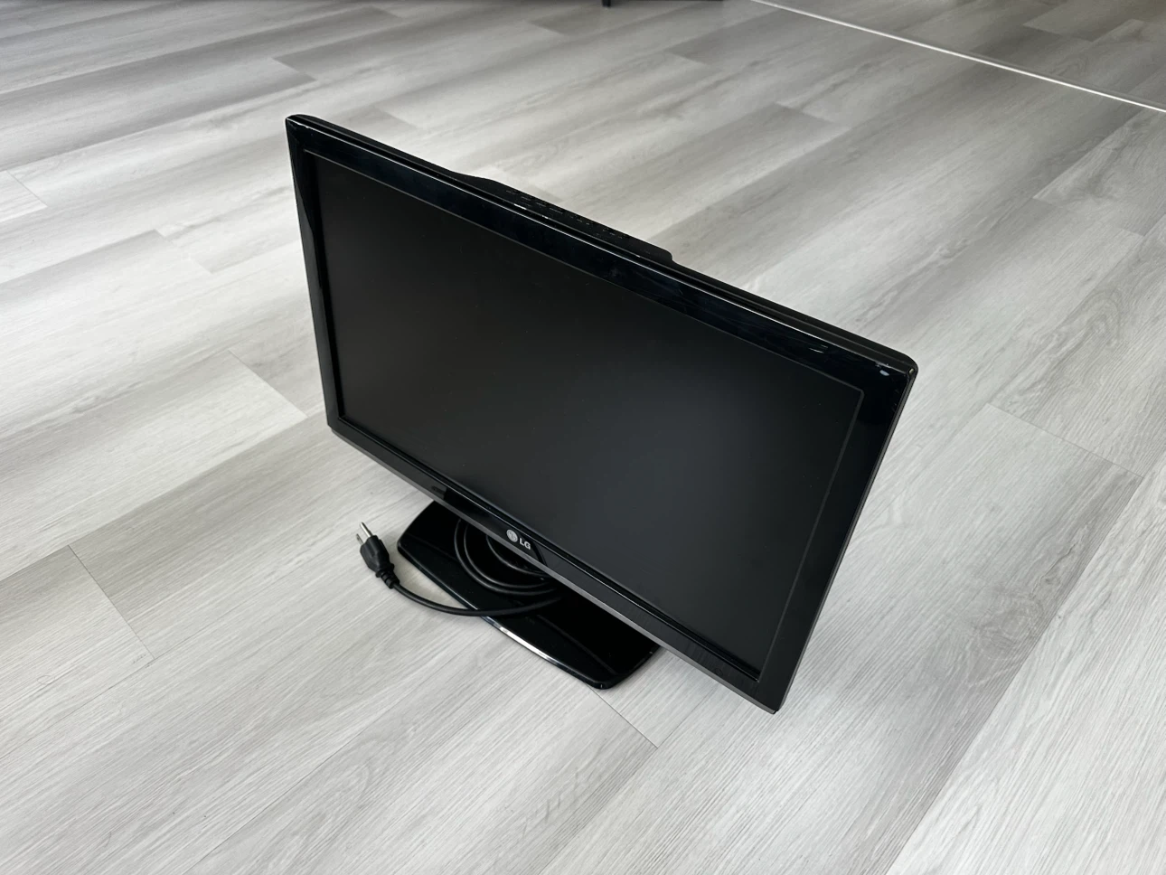 21” LG Flat Screen TV