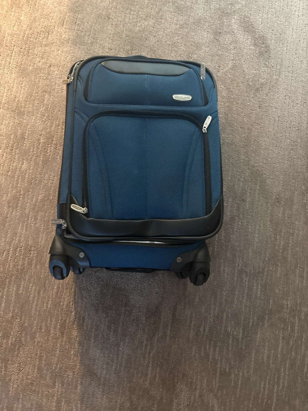 American Tourister Rolling Suitcase - photo 2