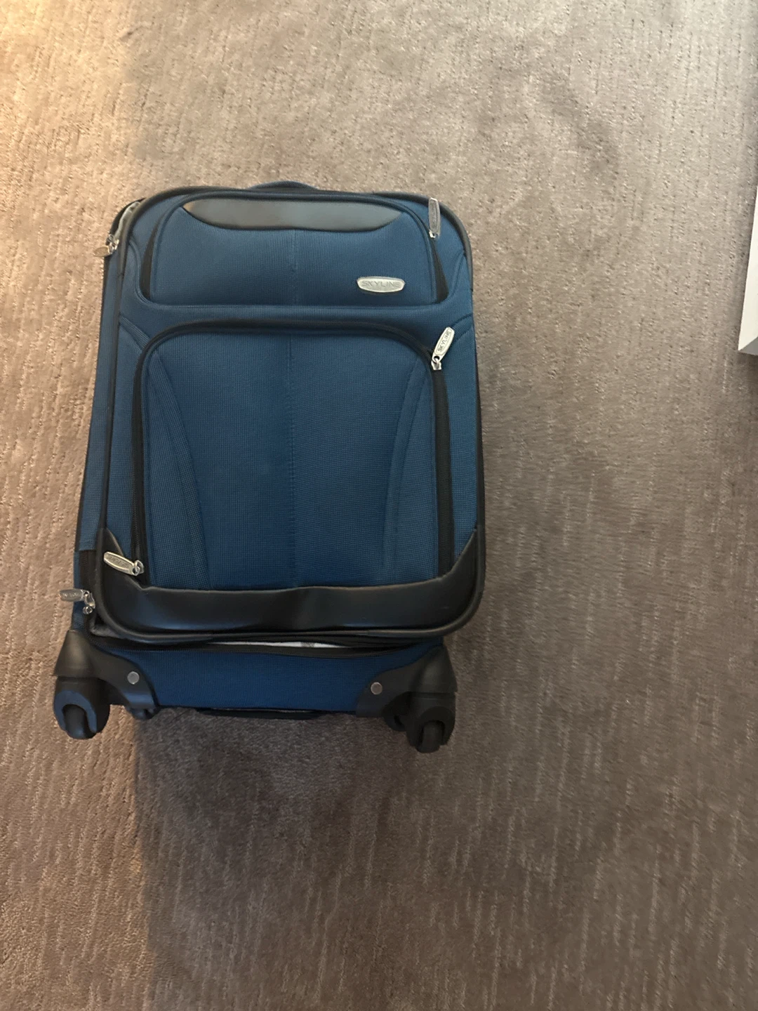 American Tourister Rolling Suitcase - photo 3