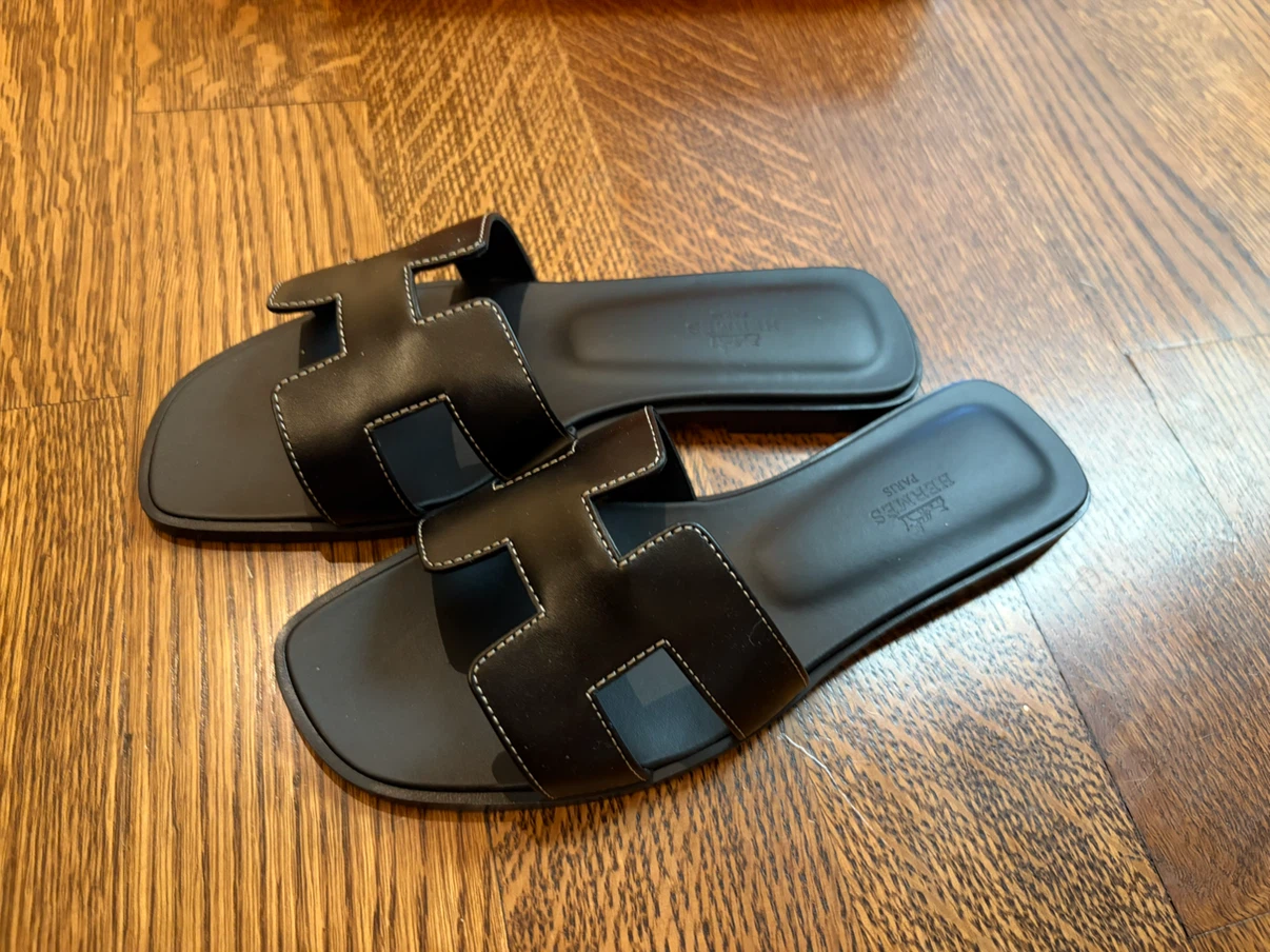 Hermès Oran Sandals Black Leather - photo 2