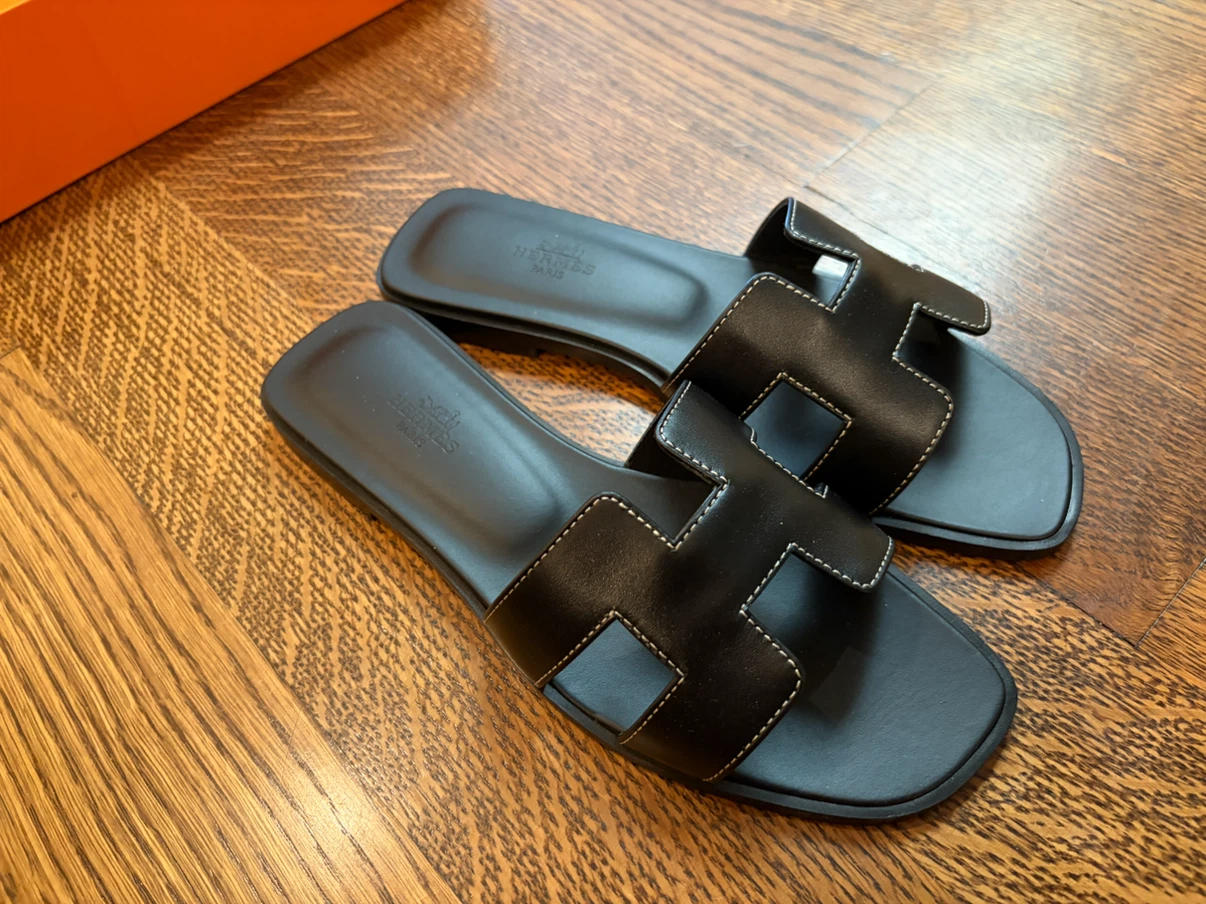 Hermès Oran Sandals Black Leather - photo 3