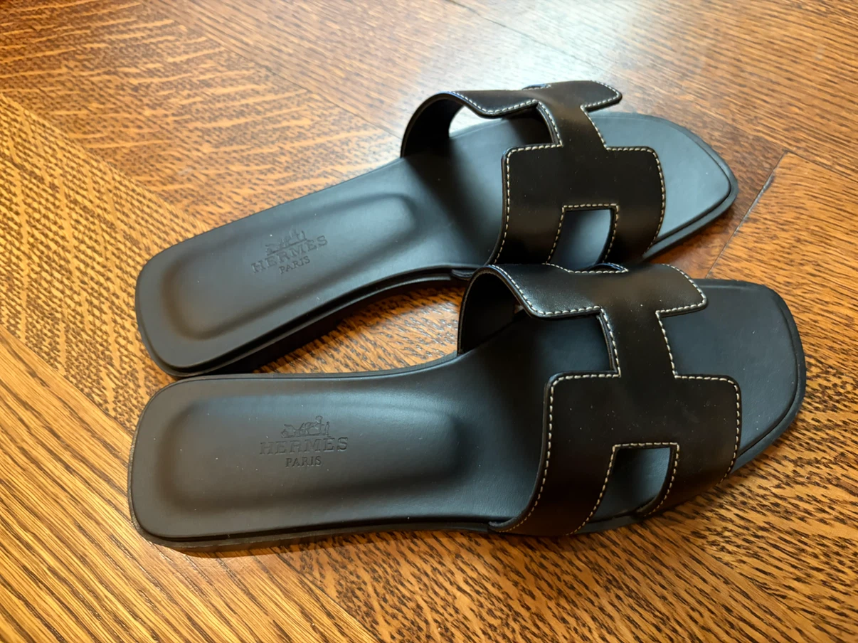 Hermès Oran Sandals Black Leather - photo 4