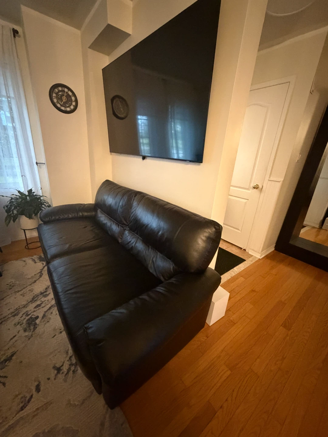 Leather sofa like new