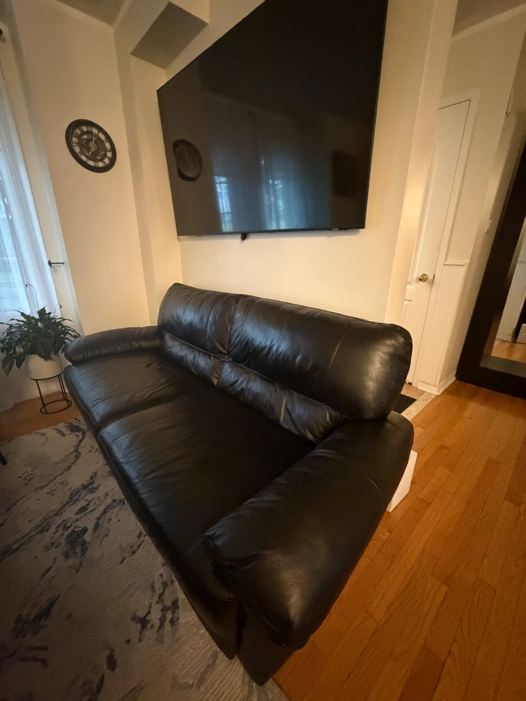 Leather sofa like new - photo 3