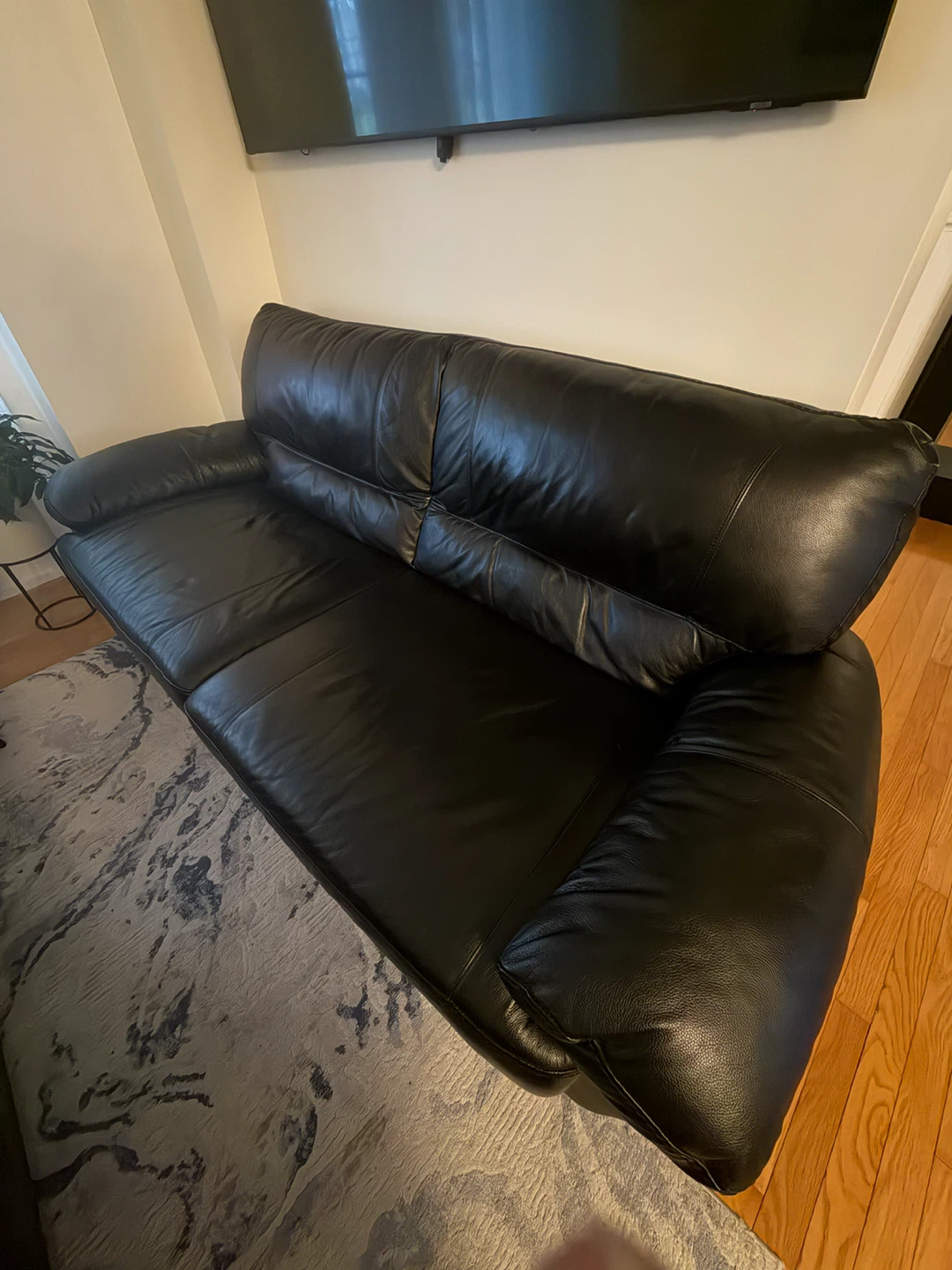 Leather sofa like new - photo 4