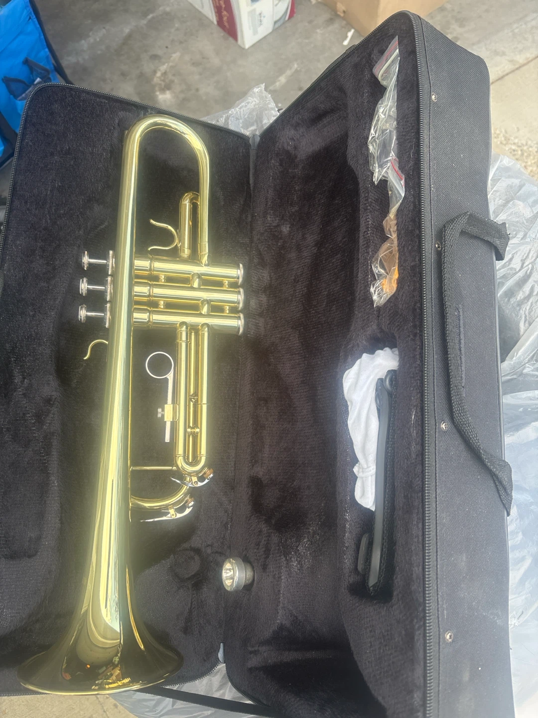 Junion Bb Trumpet with Case