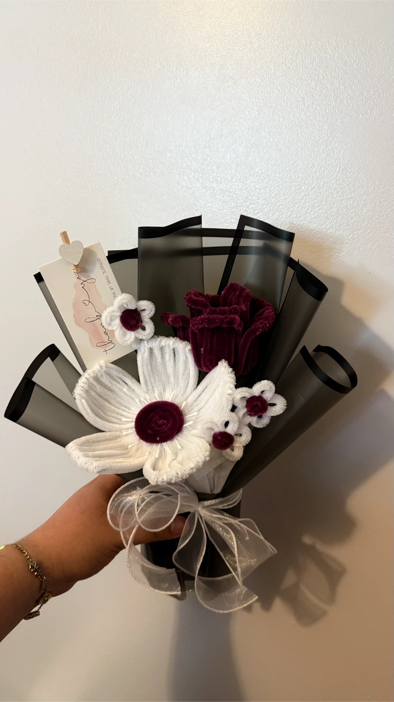 Handmade Pipe Cleaner Flower Bouquet - photo 2