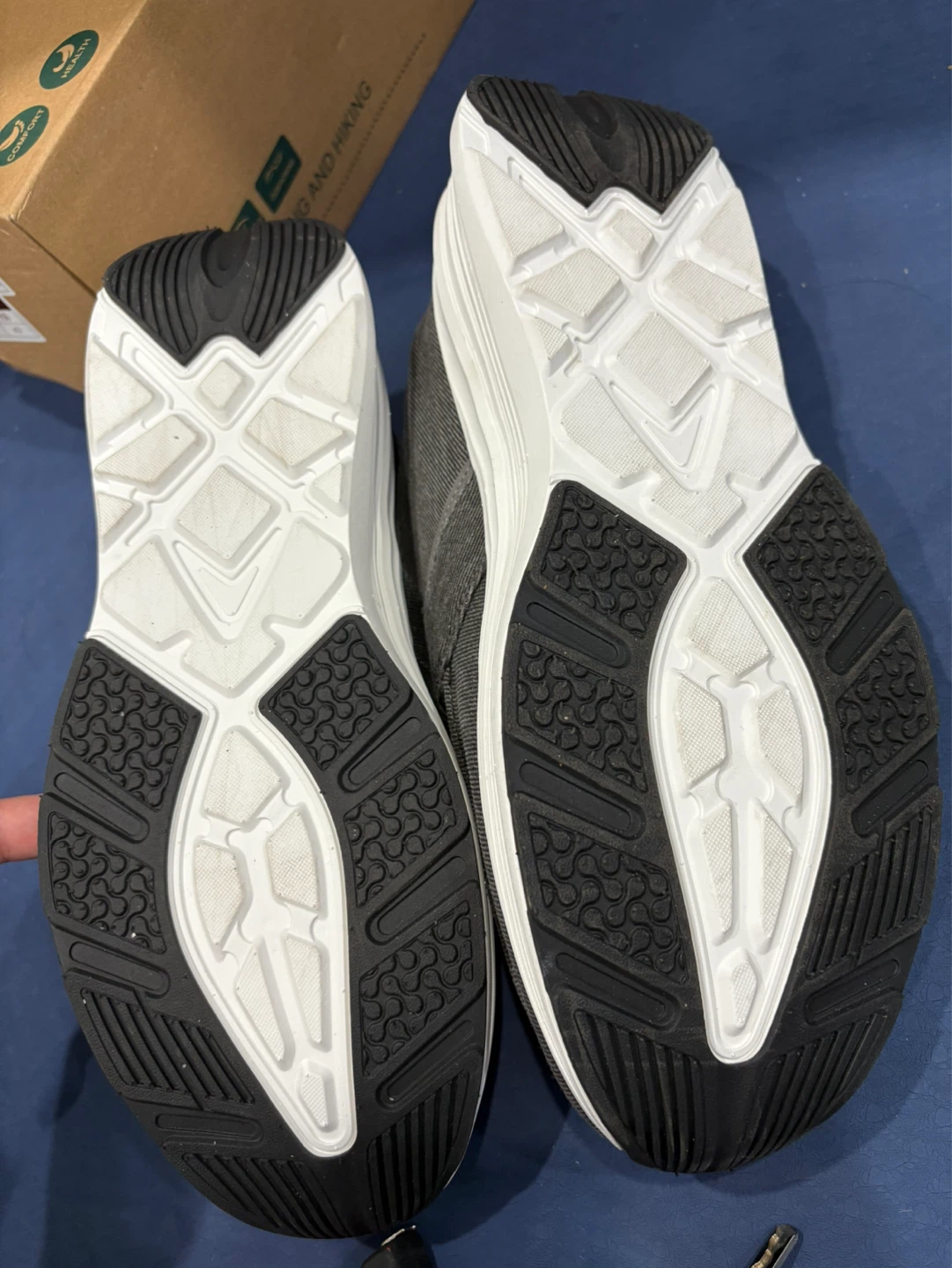 OrthoComfoot Men’s Walking Shoes - photo 2