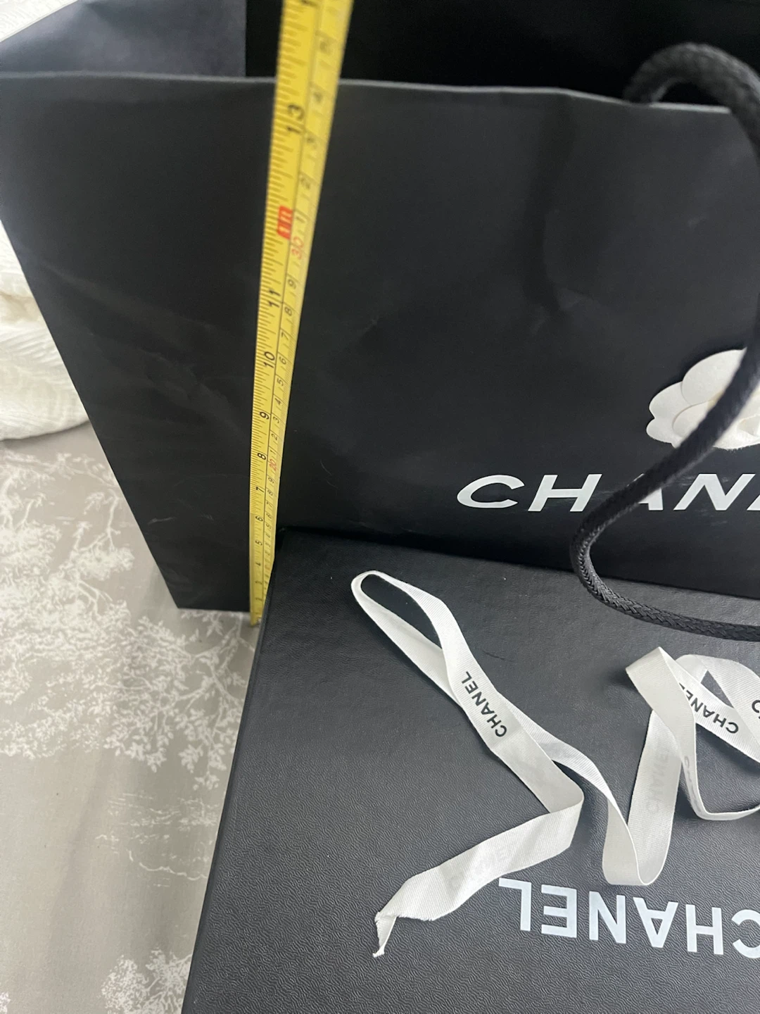 🌱 Chanel Gift Box with Shopping Bag and Ribbon - photo 2