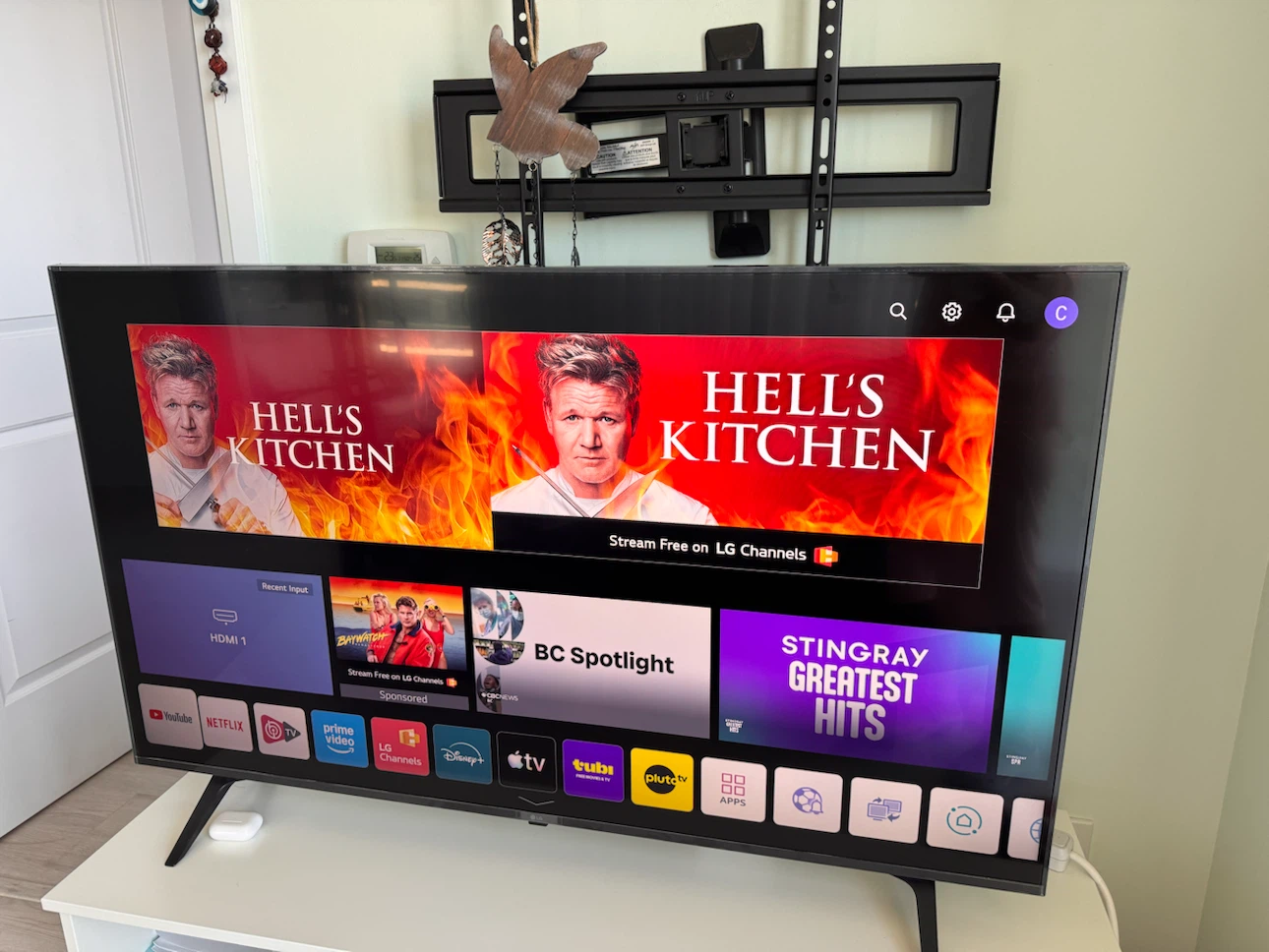LG 50-inch 4K UHD Smart TV - photo 2