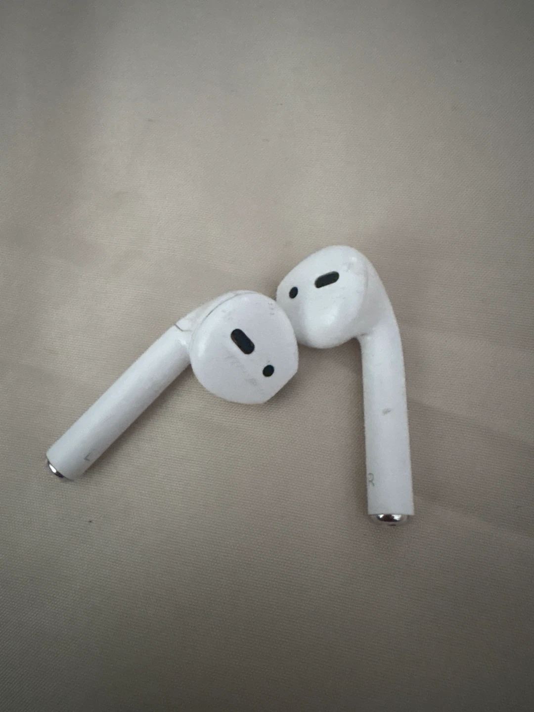 Apple AirPods Wireless Earbuds - photo 2