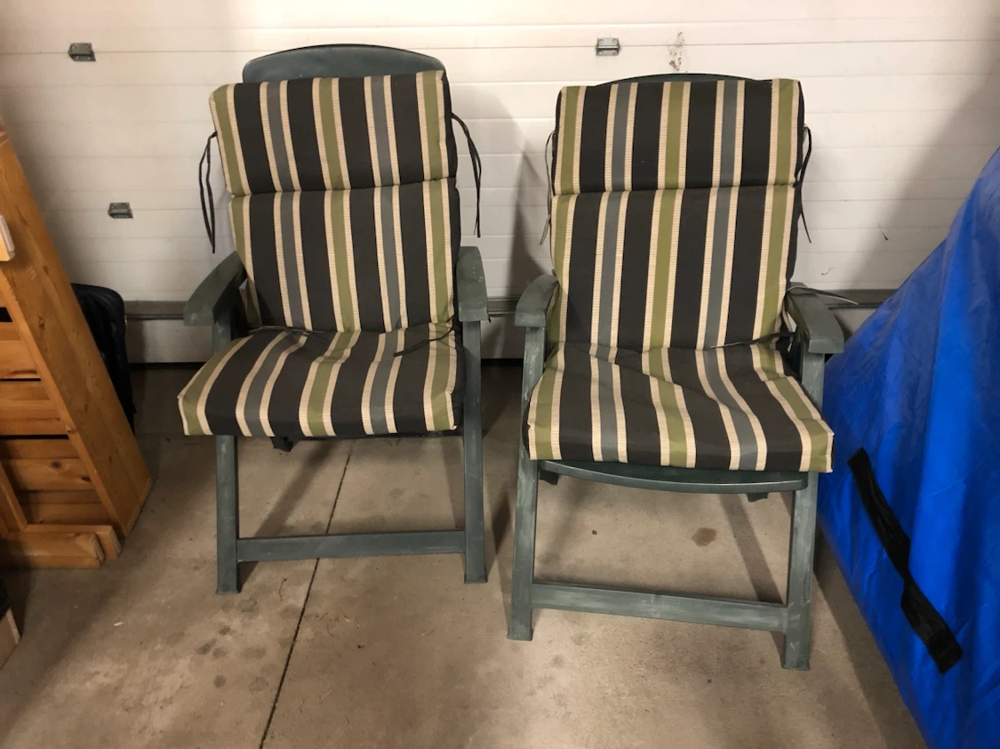 Pair of super comfy patio/balcony chairs with cushions