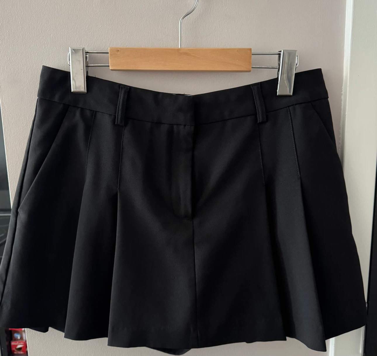 Dynamite Black Skort Size 8