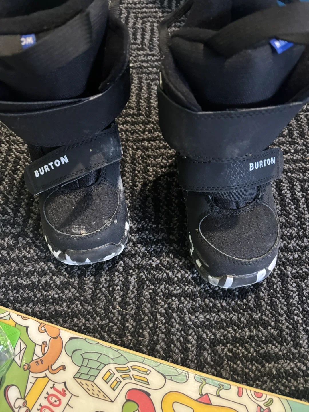 Burton Kids Snowboard + Boots + Smith Helmet - photo 3