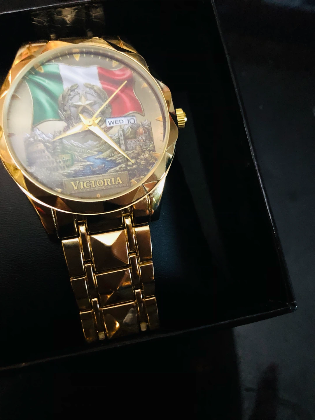Victoria Gold Tone Watch with Italian  Flag Design - photo 4