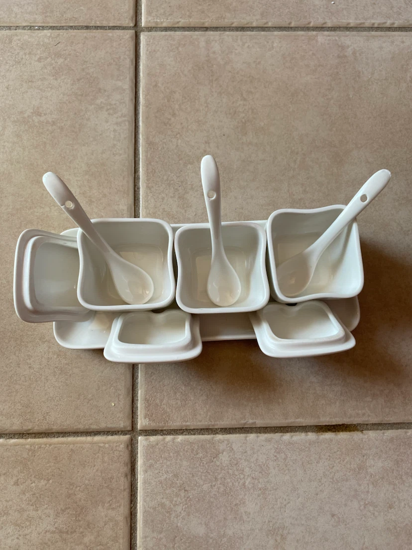 White Ceramic 3-Piece Spice Set with Spoons