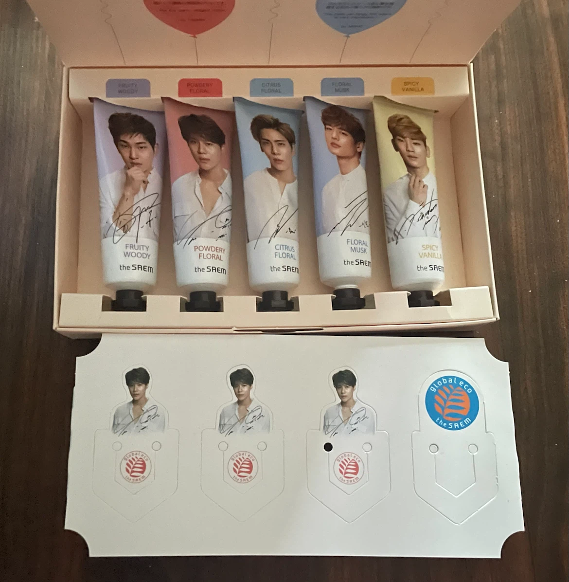 The Saem SHINee Hand Cream Set Taemin bookmarks included - photo 2