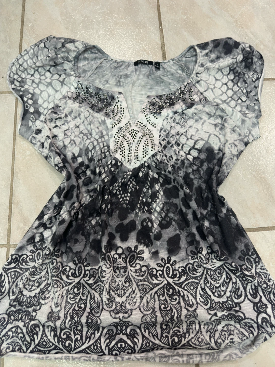 y2k APT. 9 Women's Grey & Black Embellished Tunic Top