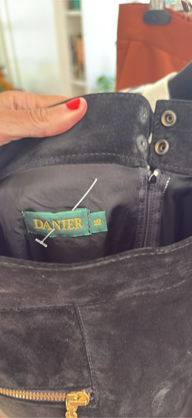 Danier Suede Pants size 10 - new - photo 2