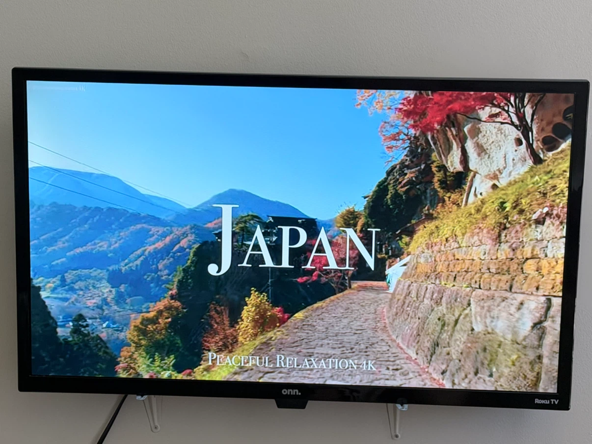 ONN 32 inch Roku TV - photo 4