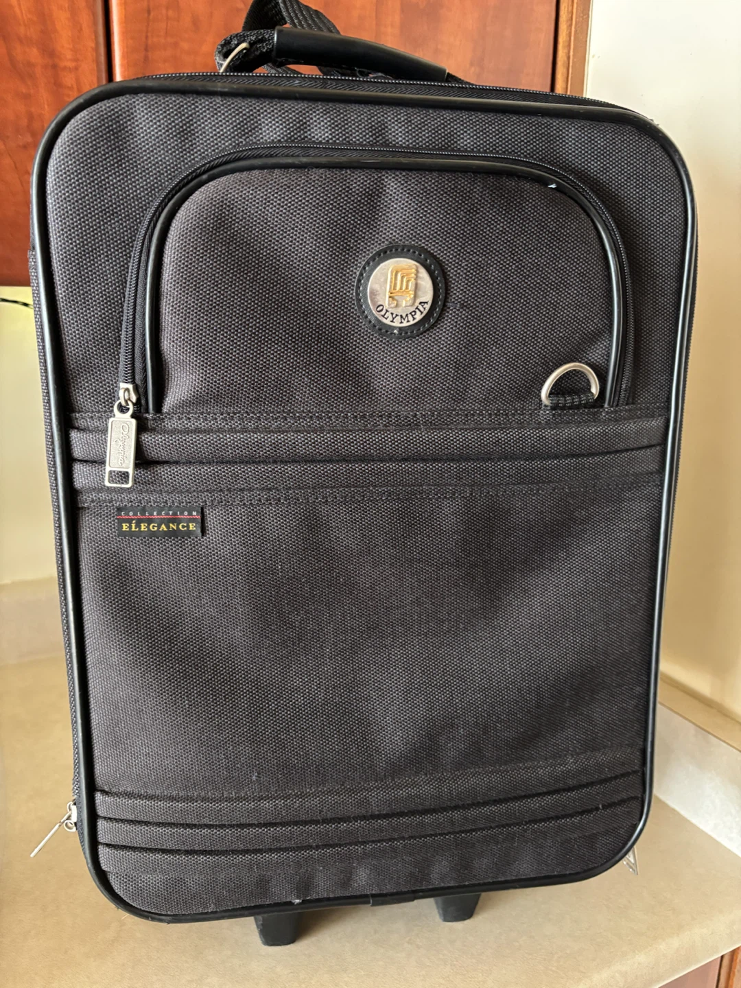 Olympia Elegance Black Carry-On Spinner Luggage