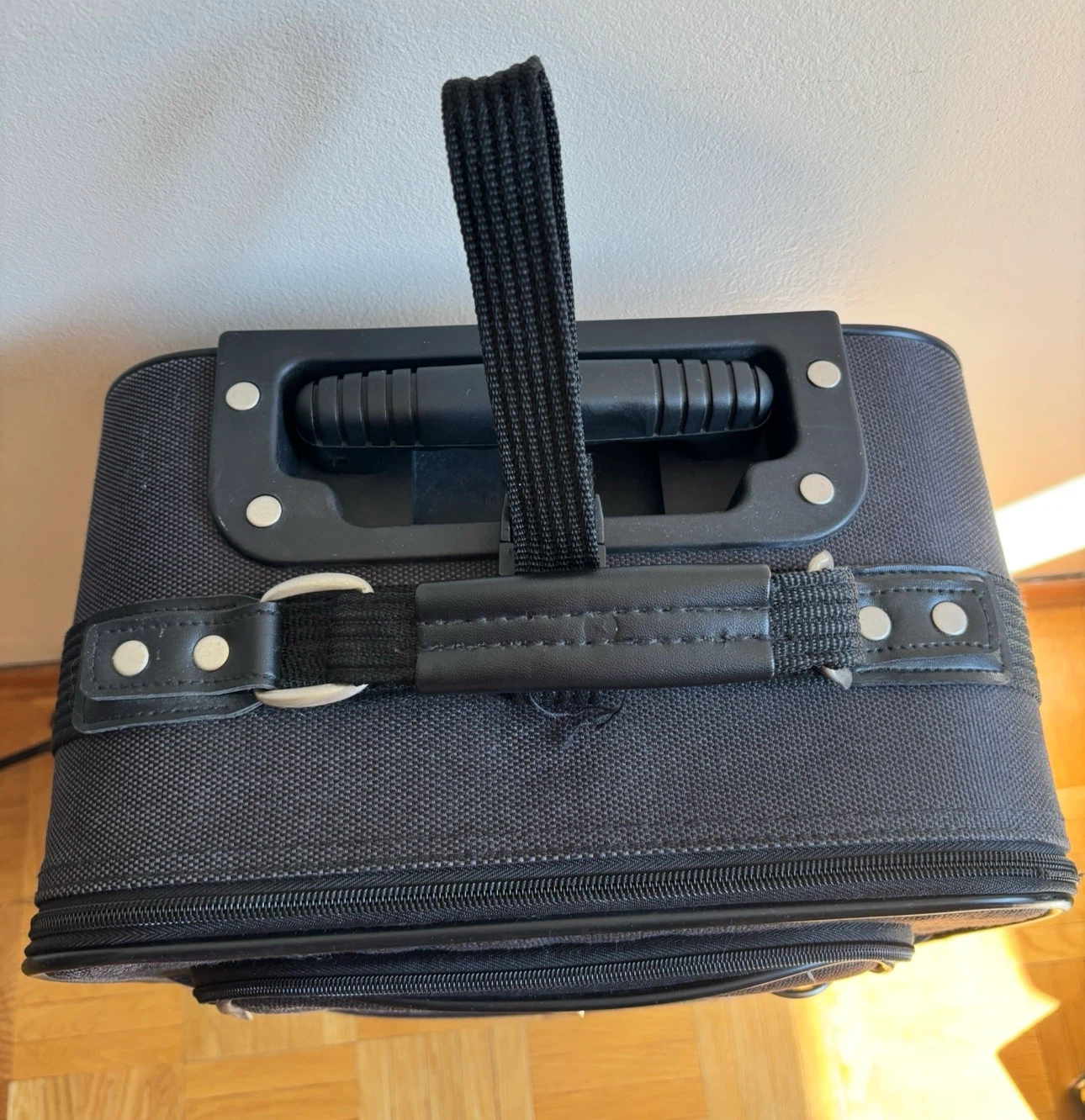 Olympia Elegance Black Carry-On Spinner Luggage - photo 2