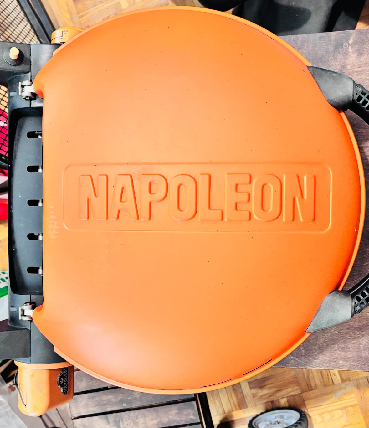 Napoleon Travel Q Portable Gas Grill - photo 2