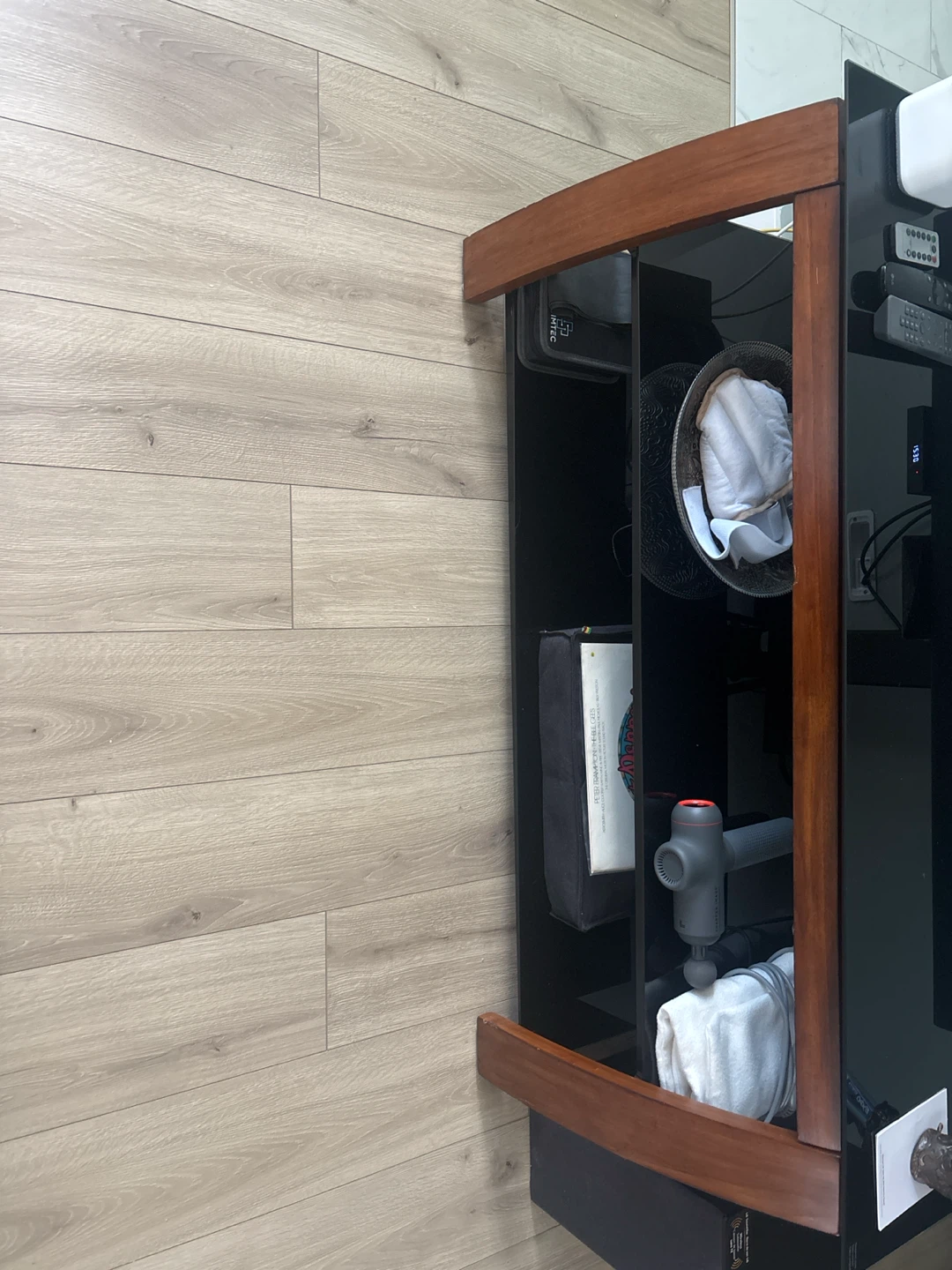TV stand with Black TV Mount with Hardware