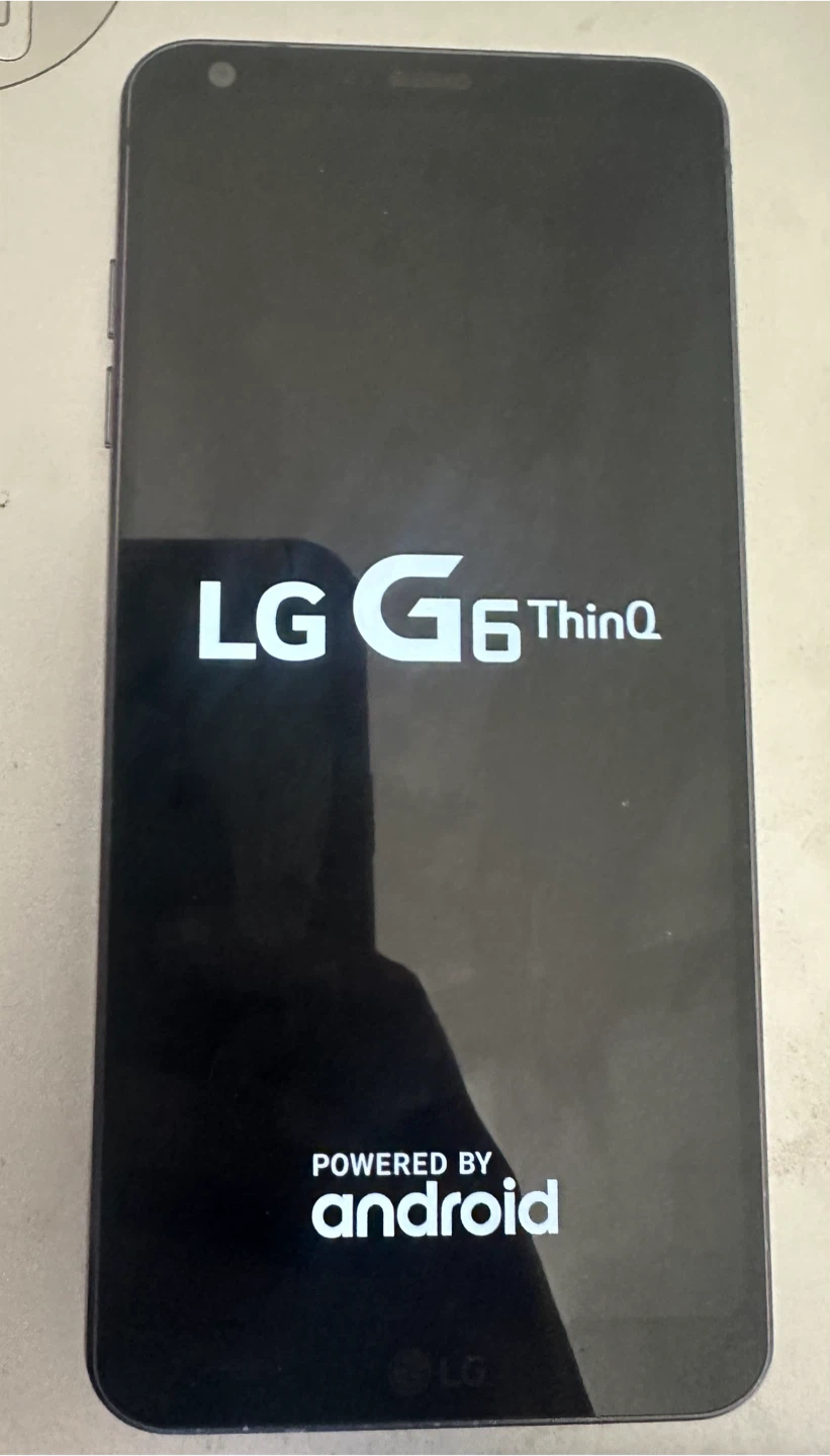 LG G6 ThinQ Smartphone - photo 3