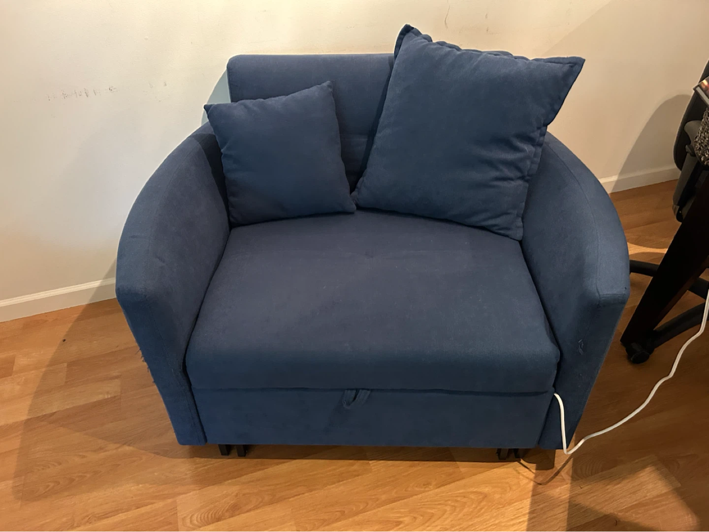 Convertible Sleeper Chair & Half | Pull-Out Guest Bed | Like New - photo 5