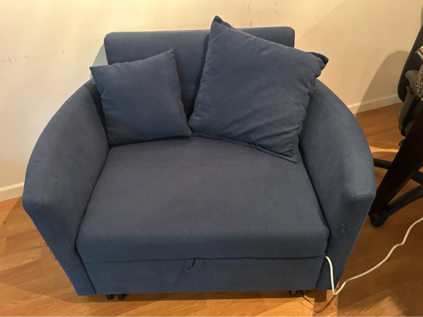 Convertible Sleeper Chair & Half | Pull-Out Guest Bed | Like New - photo 4