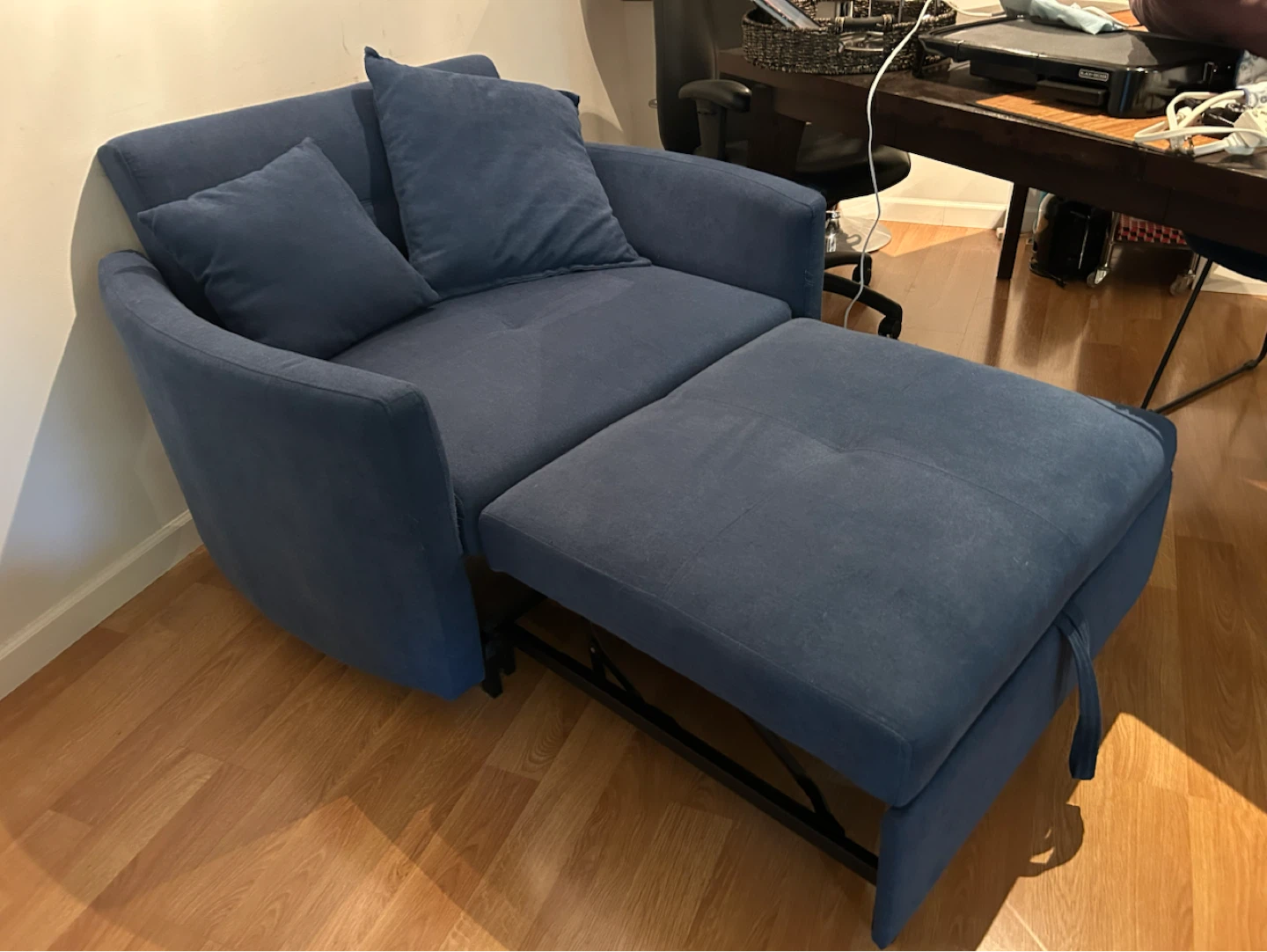 Convertible Sleeper Chair & Half | Pull-Out Guest Bed | Like New