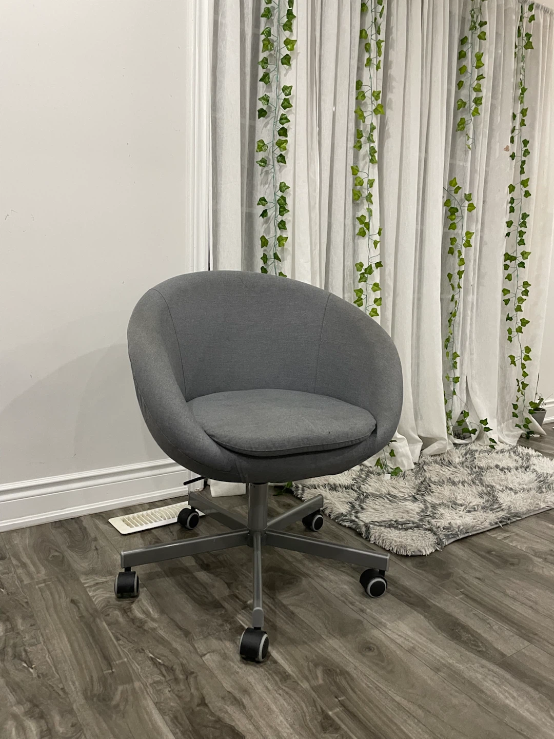 Grey Swivel Office Chair with Wheels