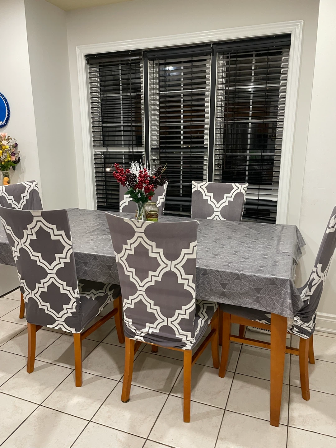 Dining Table and Chairs including Covers - photo 3