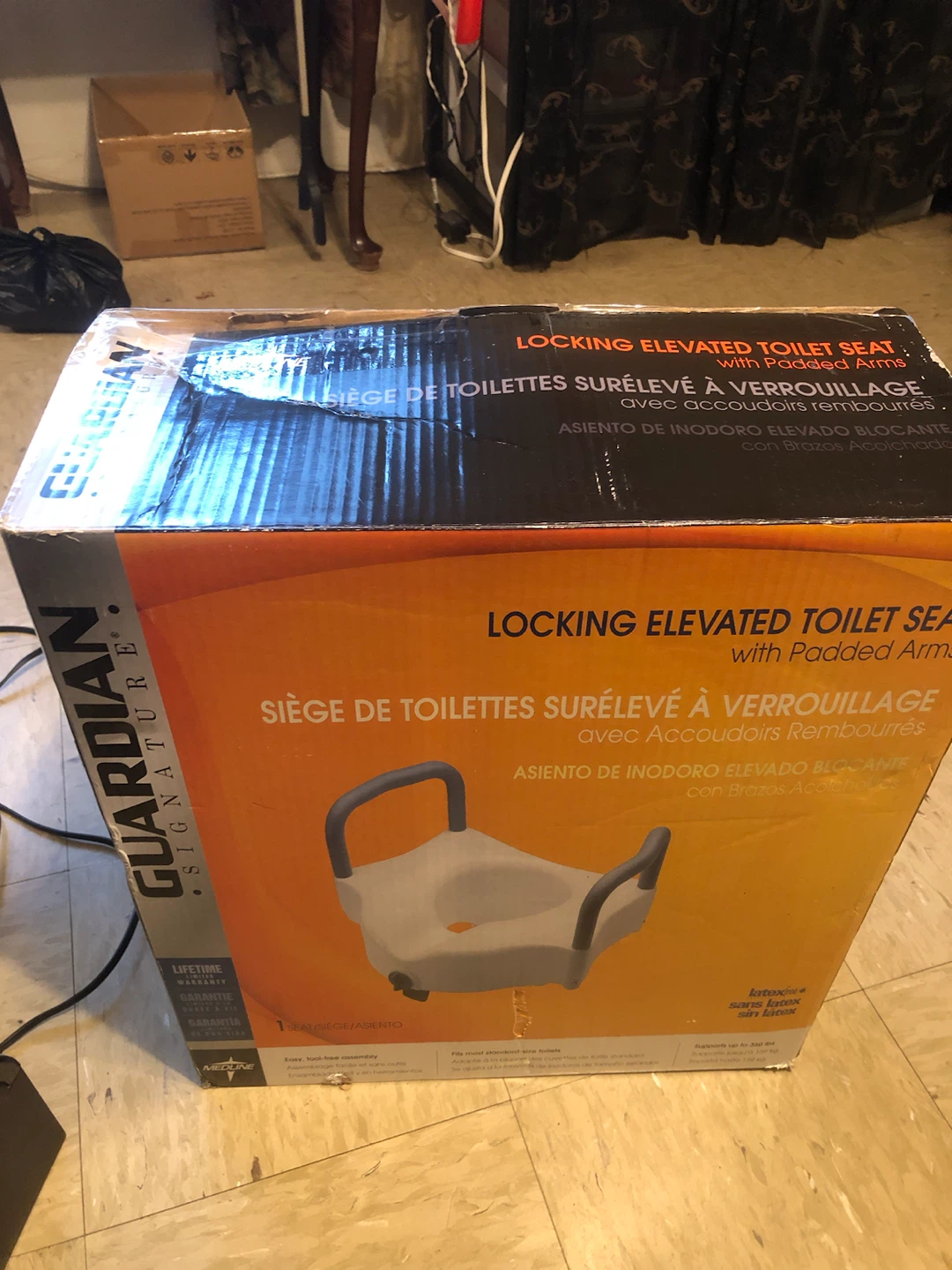 Brand NEW Locking Elevated Toilet Seat with Padded Arms