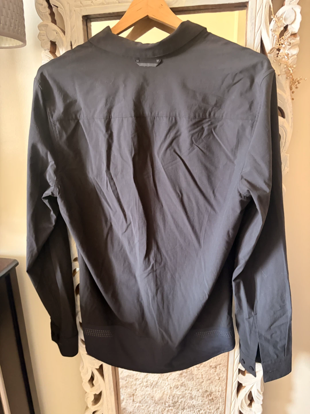 Lululemon Black Button-Up Shirt - photo 3