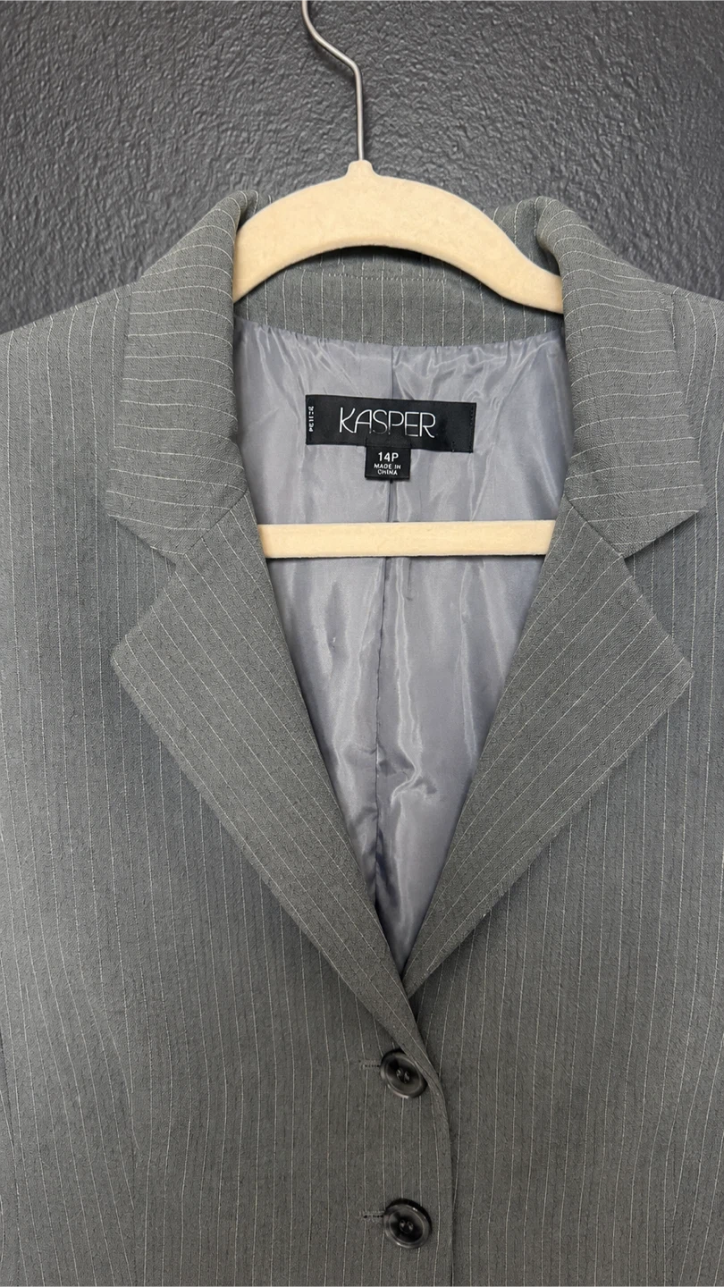Kasper Women's Gray Pinstripe Blazer Size 14P - photo 4