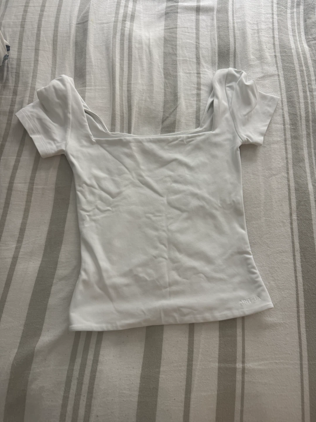 ARITZIA White Contour Puff Sleeve Top