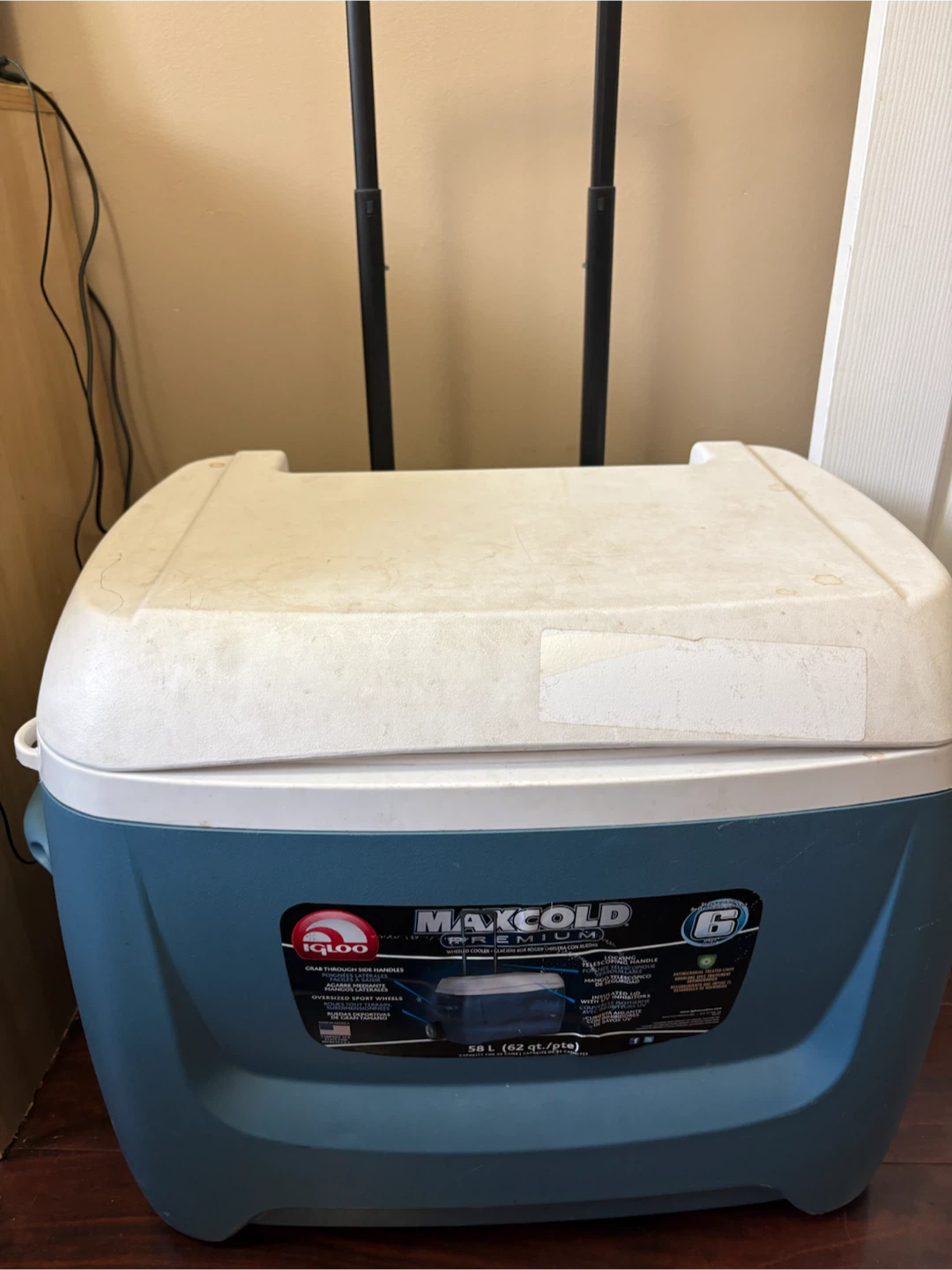 Igloo Maxcold Premium Wheeled Cooler - photo 2