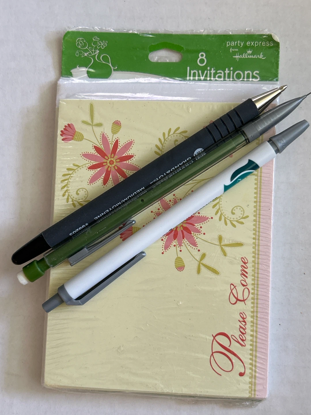 Hallmark Party Express 8 Invitations with Pens - photo 2