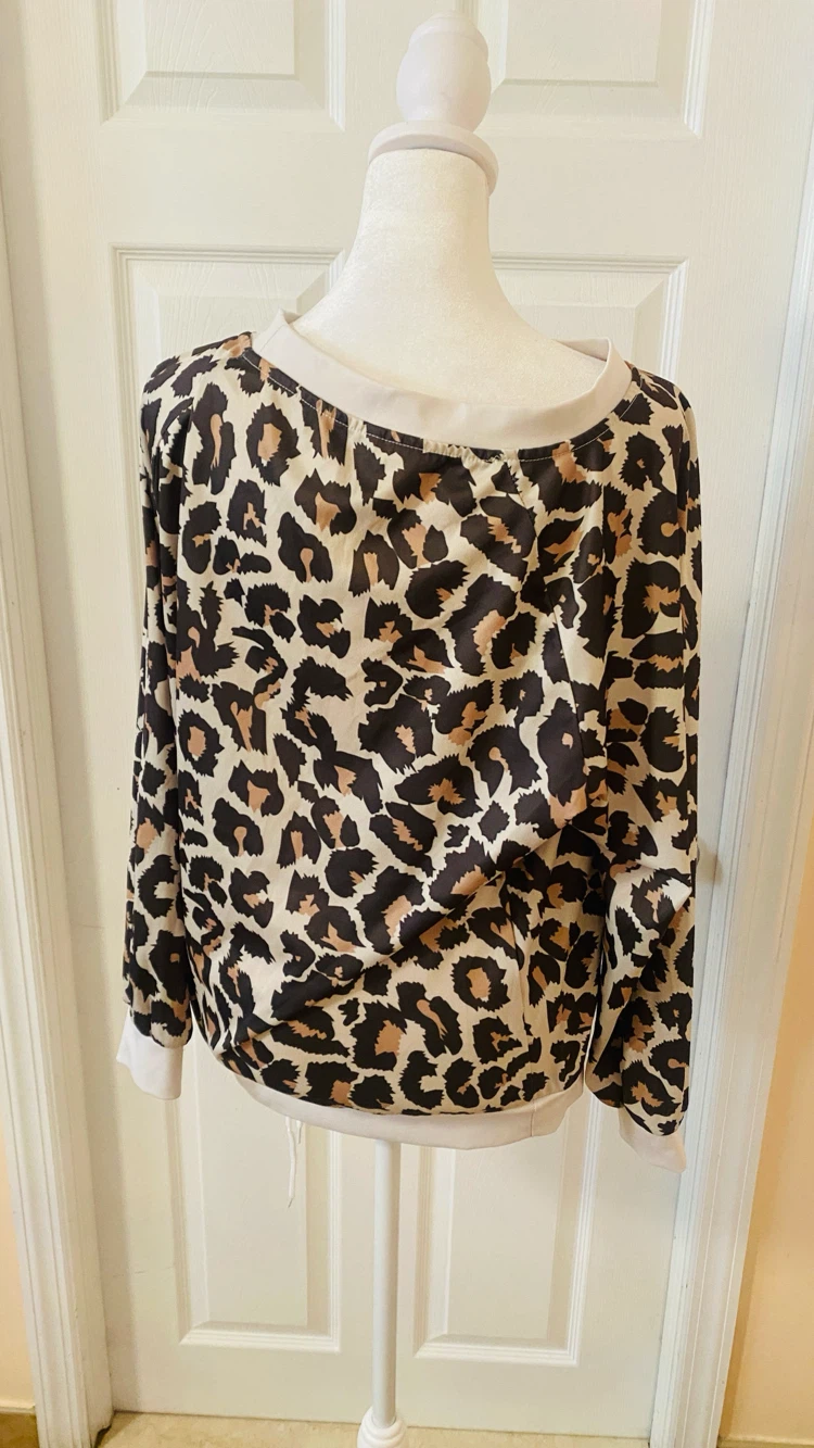 Sweatshirt size large - photo 3