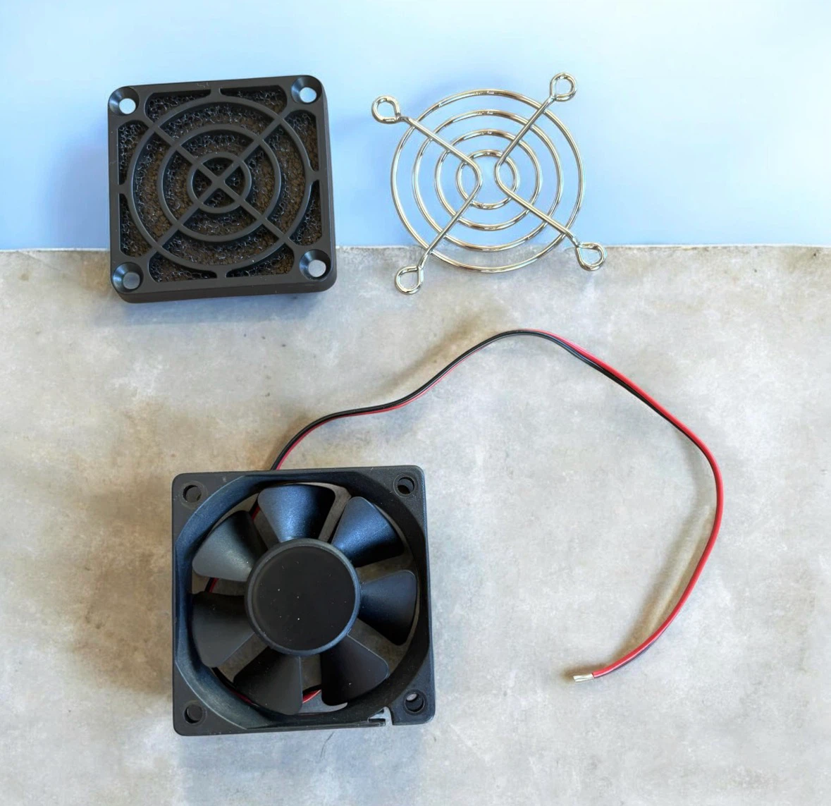 Small DC axial cooling fan assembly (with guards/filters) New - photo 3
