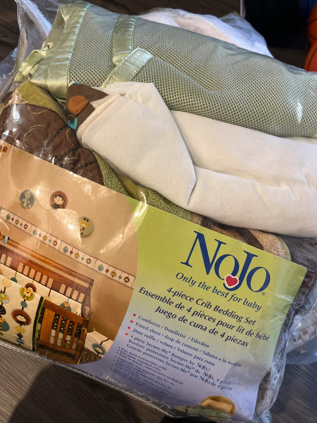 Assorted crib sheets/accessories