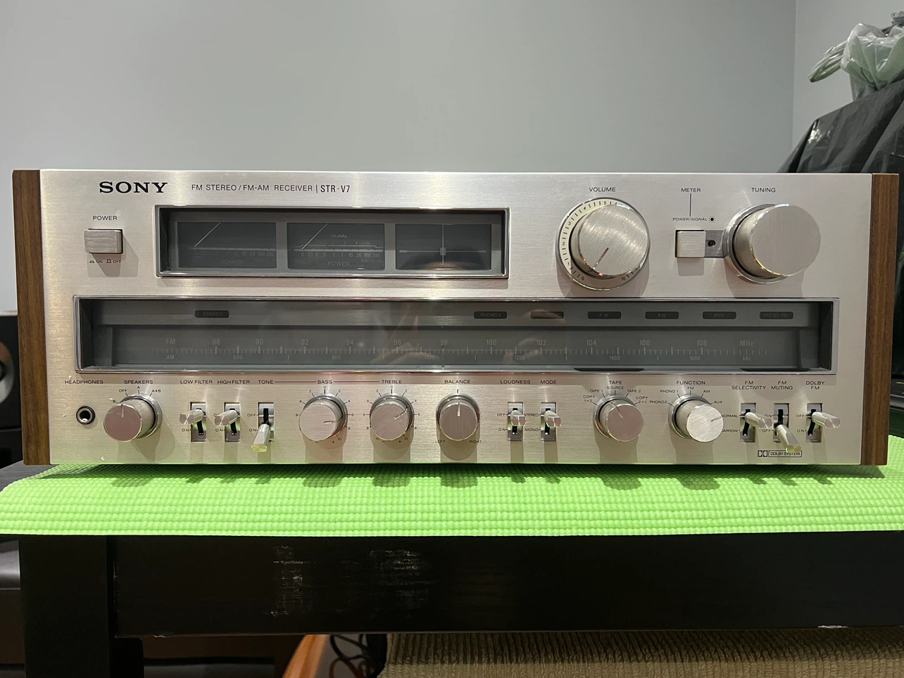 Sony STR-V7 FM Stereo/FM-AM Receiver
