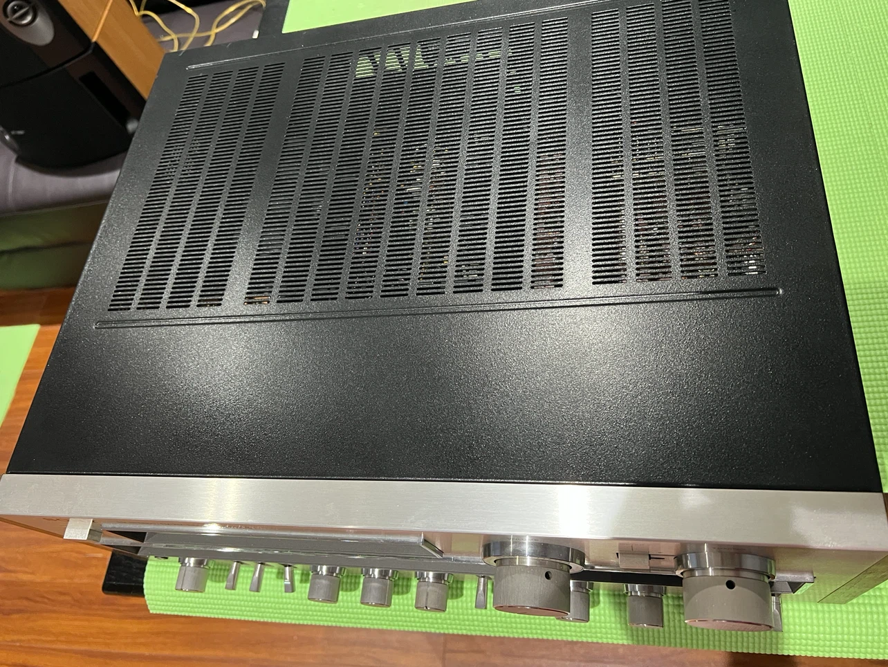 Sony STR-V7 FM Stereo/FM-AM Receiver - photo 3