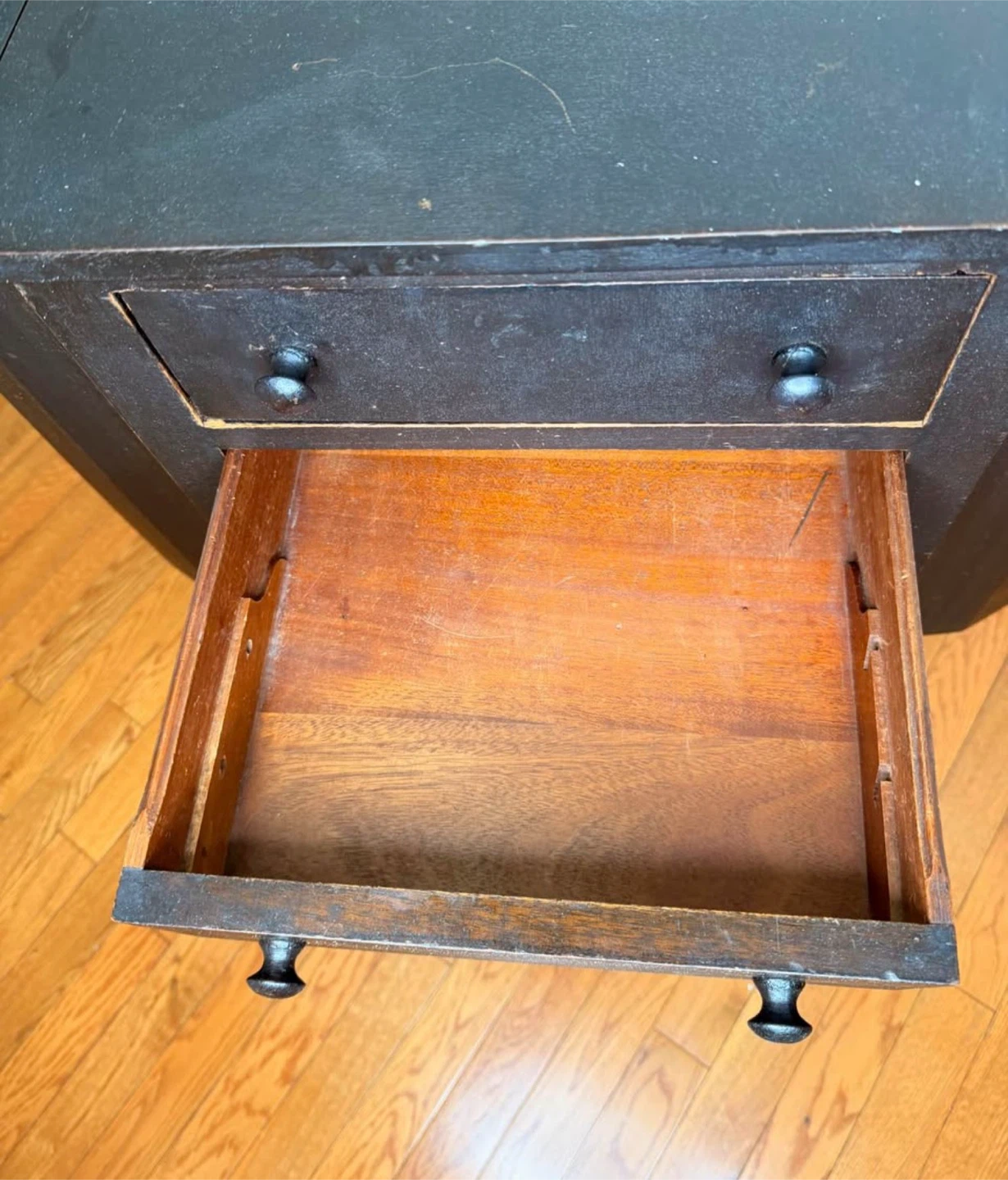 Vintage Martha Washington Style Mahogany Cabinet – Mid-Century - photo 4