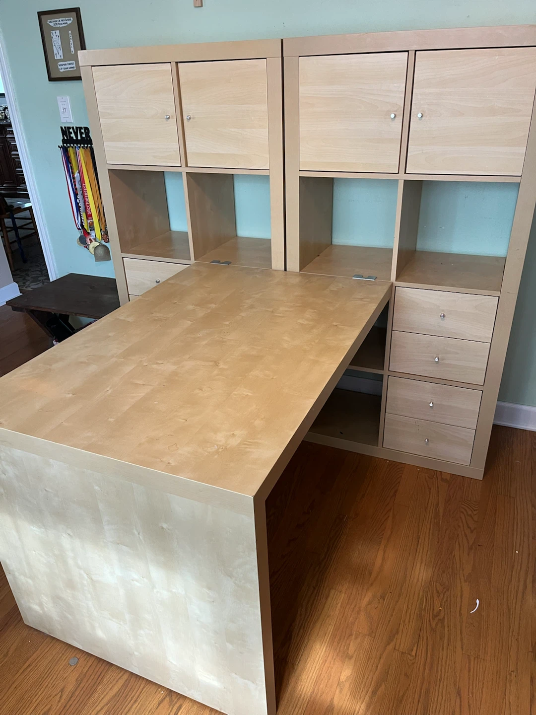 Desk - photo 2