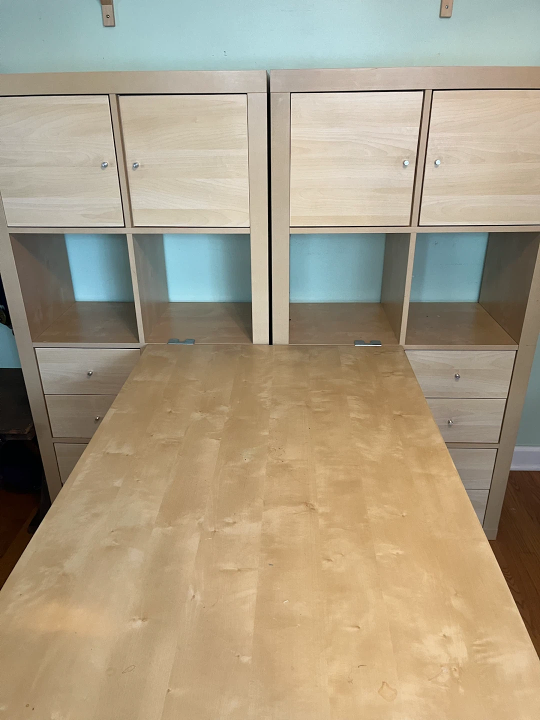 Desk - photo 3