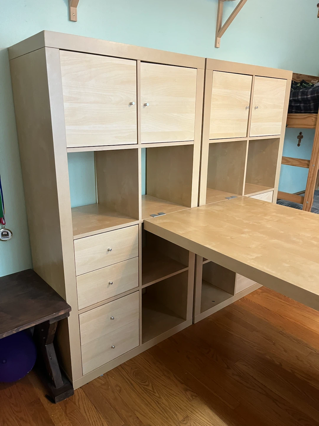 Desk - photo 5
